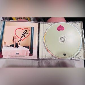 Sabrina carpenter signed cd